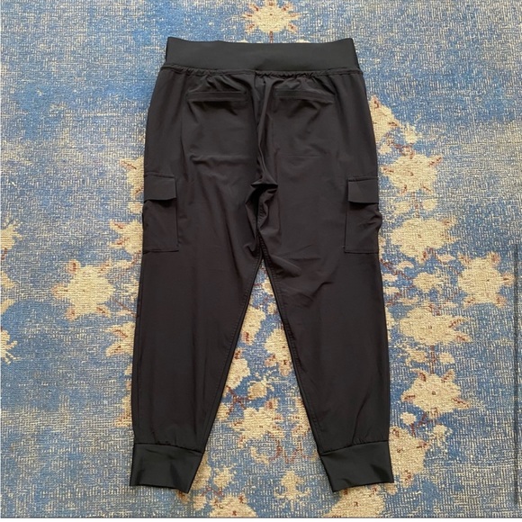 Women’s Athleta Black Sutton Joggers Size 2 - Picture 2 of 6